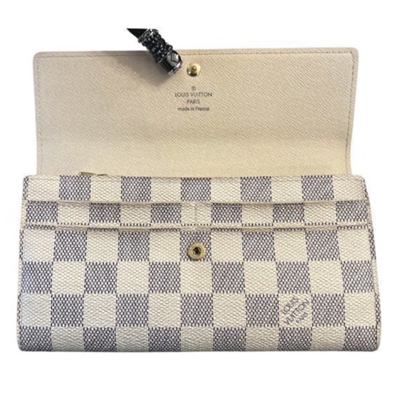 Louis Vuitton authentic wallet - Picture 11 of 11